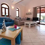In Vi Njan With Private Pool And Garden Vila