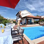 Villa In Vi Njan With Private Pool And Garden Visnjan