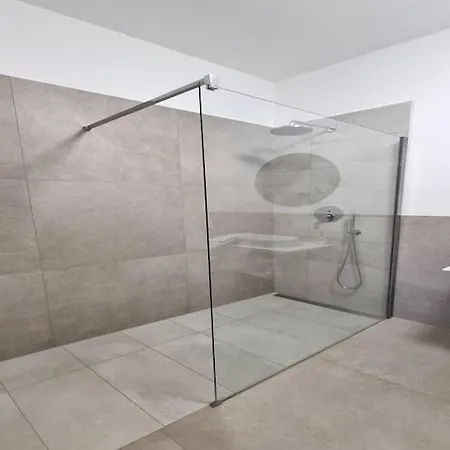 In Vi Njan With Private Pool And Garden Вилла Вишнян