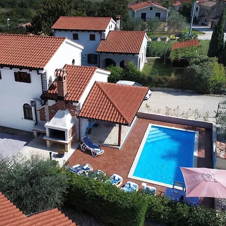 In Vi Njan With Private Pool And Garden Vila *