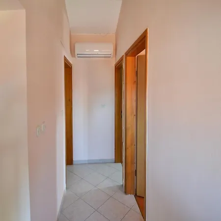 Вилла In Vi Njan With Private Pool And Garden