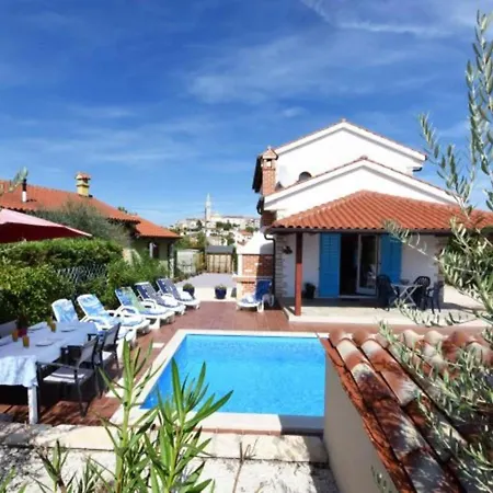 Вилла In Vi Njan With Private Pool And Garden *