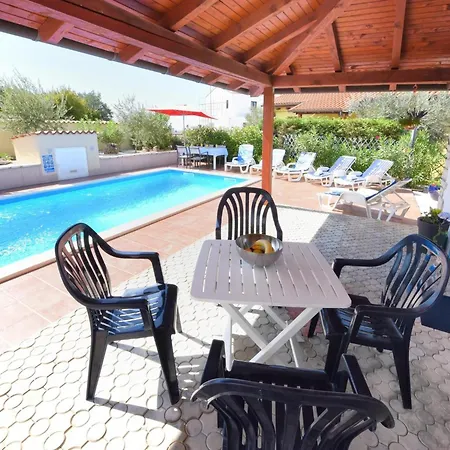 In Vi Njan With Private Pool And Garden *