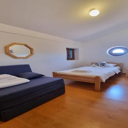 In Vi Njan With Private Pool And Garden * Višnjan