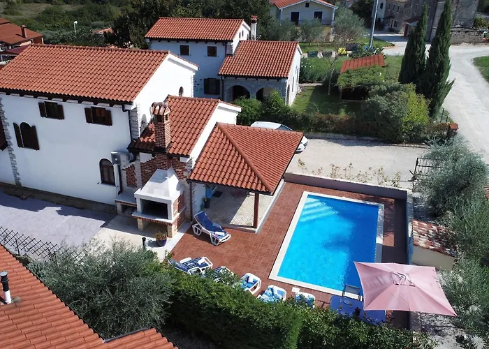 In Vi Njan With Private Pool And Garden Vila *