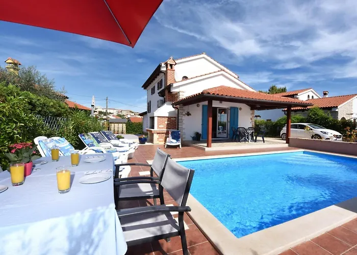 Vila In Vi Njan With Private Pool And Garden Visnjan