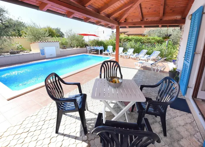 In Vi Njan With Private Pool And Garden *